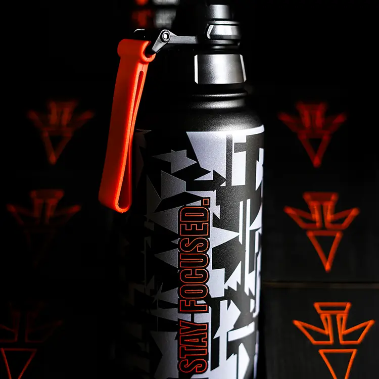 Thermo 950 water bottle stay focused lettering on the sports bottle